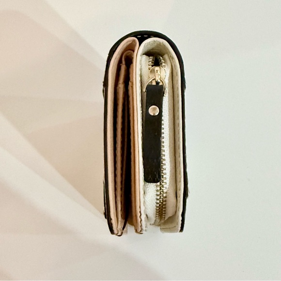 Kate Spade New York Cara bifold wallet EUC - Picture 3 of 6